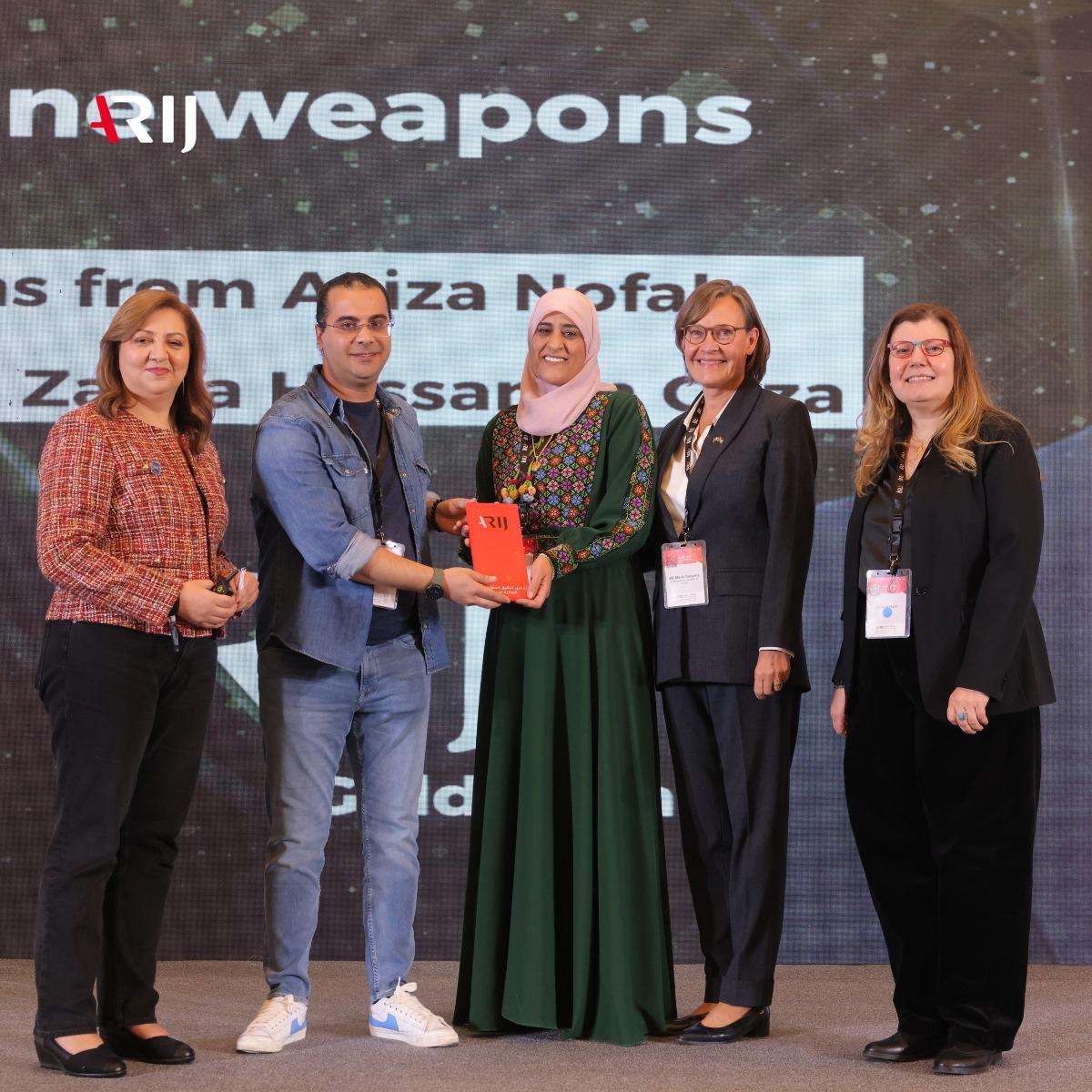 طالبة من جامعة الإسراء تفوز بالجائزة الذهبية في مؤتمر أريج السنوي للصحافة الاستقصائية