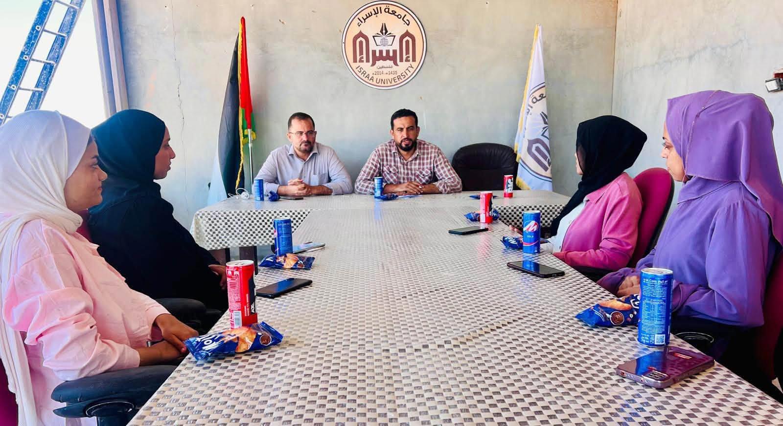 شؤون الطلبة تعقد اجتماعًا مع طلبة قسم التمريض لترتيب آليات العمل التطوعي
