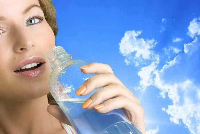 ما لا تعرفوه عن شرب المياه مع الطعام