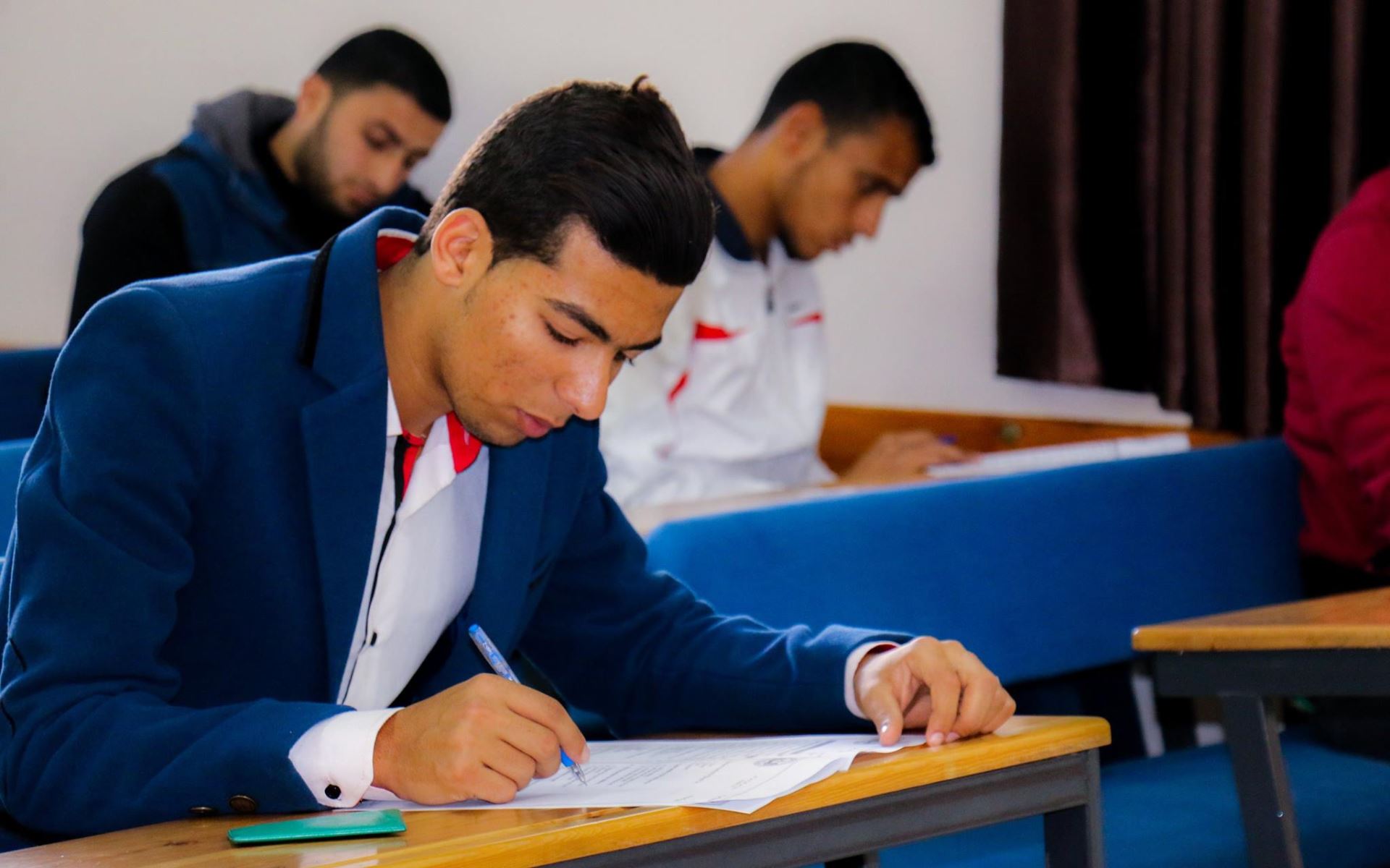 بدء الامتحانات النصفية للفصل الدراسي الثاني في الجامعة