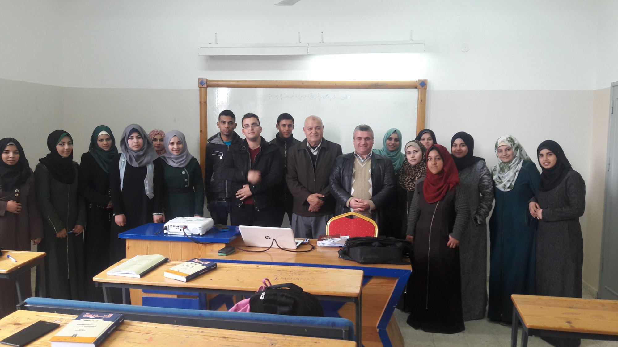 محاضرة تطبيقية حول قانون الضمان الاجتماعي الفلسطيني ألقاها الأستاذ حجازي القرشلي المستشار القانوني لطلبة القانون في الجامعة".