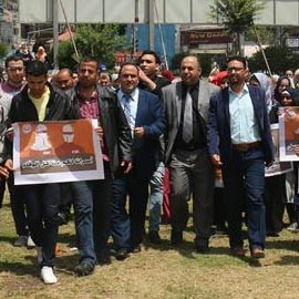 الجامعة تنظم وقفة دعم وإسناد للأسرى المضربين عن الطعام