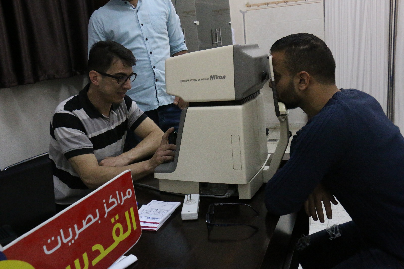 شؤون الطلبة تنظم يومين لفحص النظر مجاناً بالتعاون مع مراكز بصريات القدس