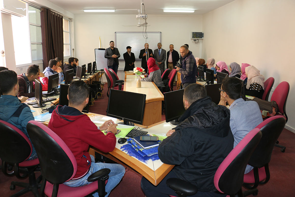 جامعة الإسراء بالتعاون مع مركز تطوير الاعلام تفتتح دورة "أخلاقيات مهنة الصحافة"