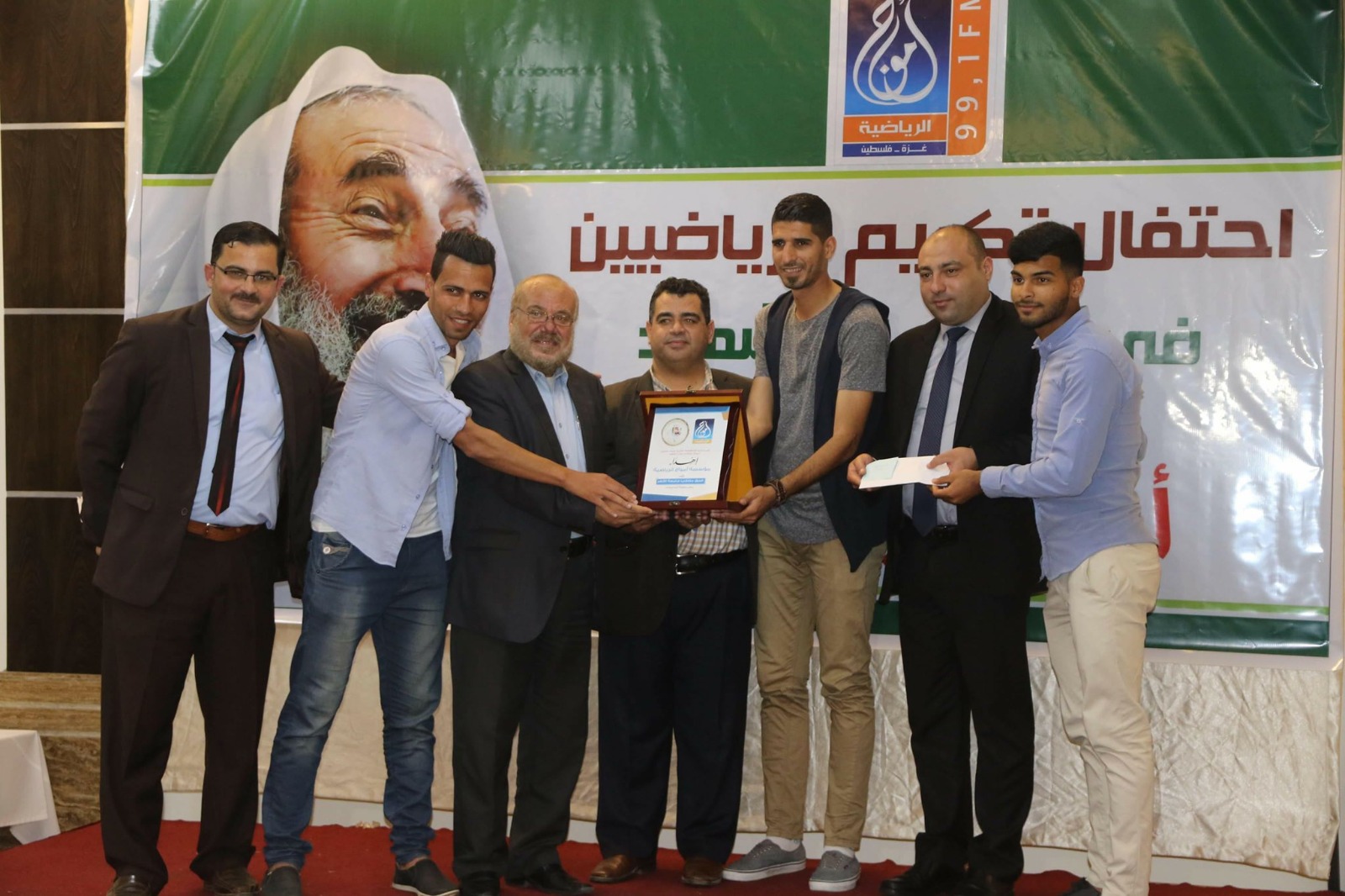 جامعة الإسراء تشارك في حفل أمواج لتكريم الرياضيين
