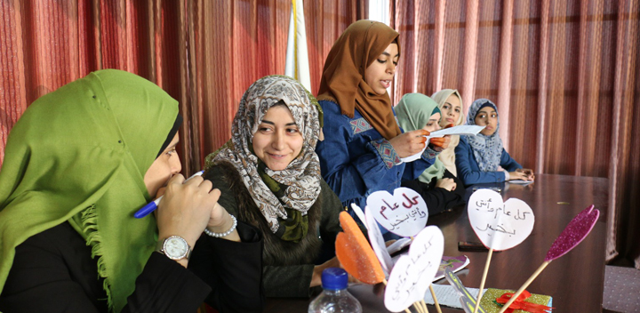 اختتام فعالية "الأم الفلسطينية-نموذج من العطاء بلا حدود" التي نظمها طلبة الإعلام في الجامعة