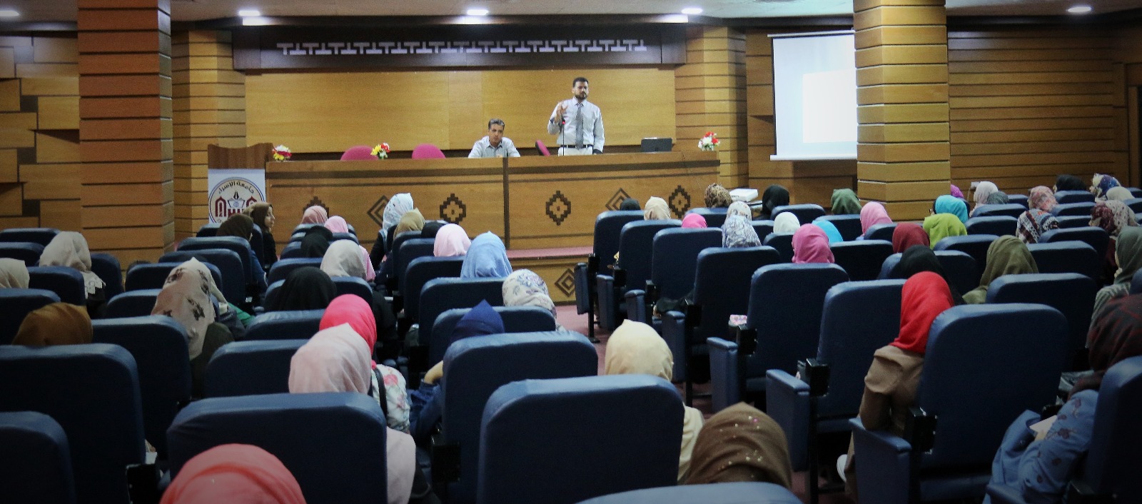 قسم التدريب العملي في كلية المهن الصحية بالجامعة يعقد ورشتي عمل مع طلبة الكلية - قسم التمريض