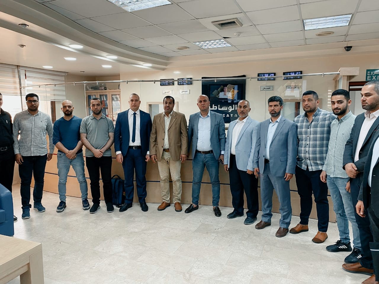 عمادة الدراسات العليا تنظم زيارة علمية لطلبة برنامج الماجستير في المحاسبة والتمويل لشركة الوساطة للأوراق المالية